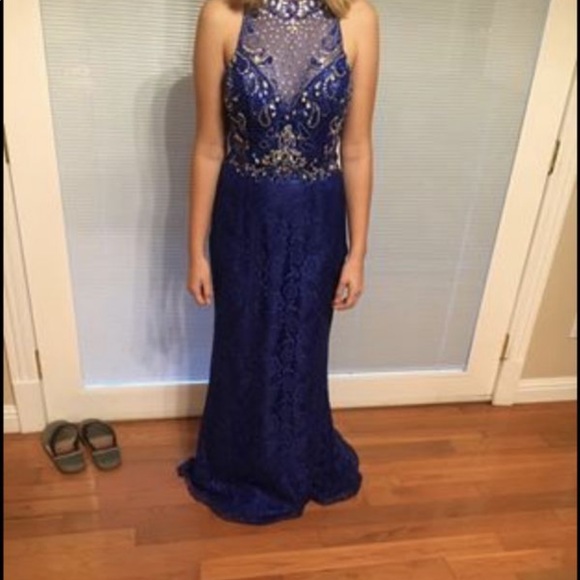 Prom dress - Picture 2 of 5